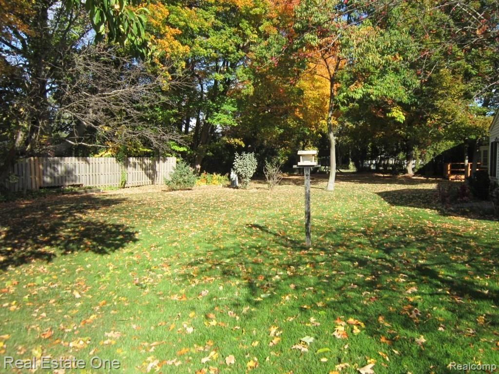 36200 Fredericksburg Road Farmington Hills, MI 48331 - Photo 34 of 35