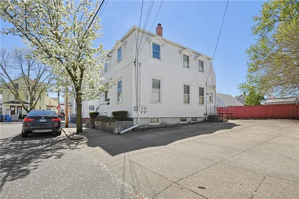 $425,000 | 6 Franklin Avenue, Cranston, RI 02920