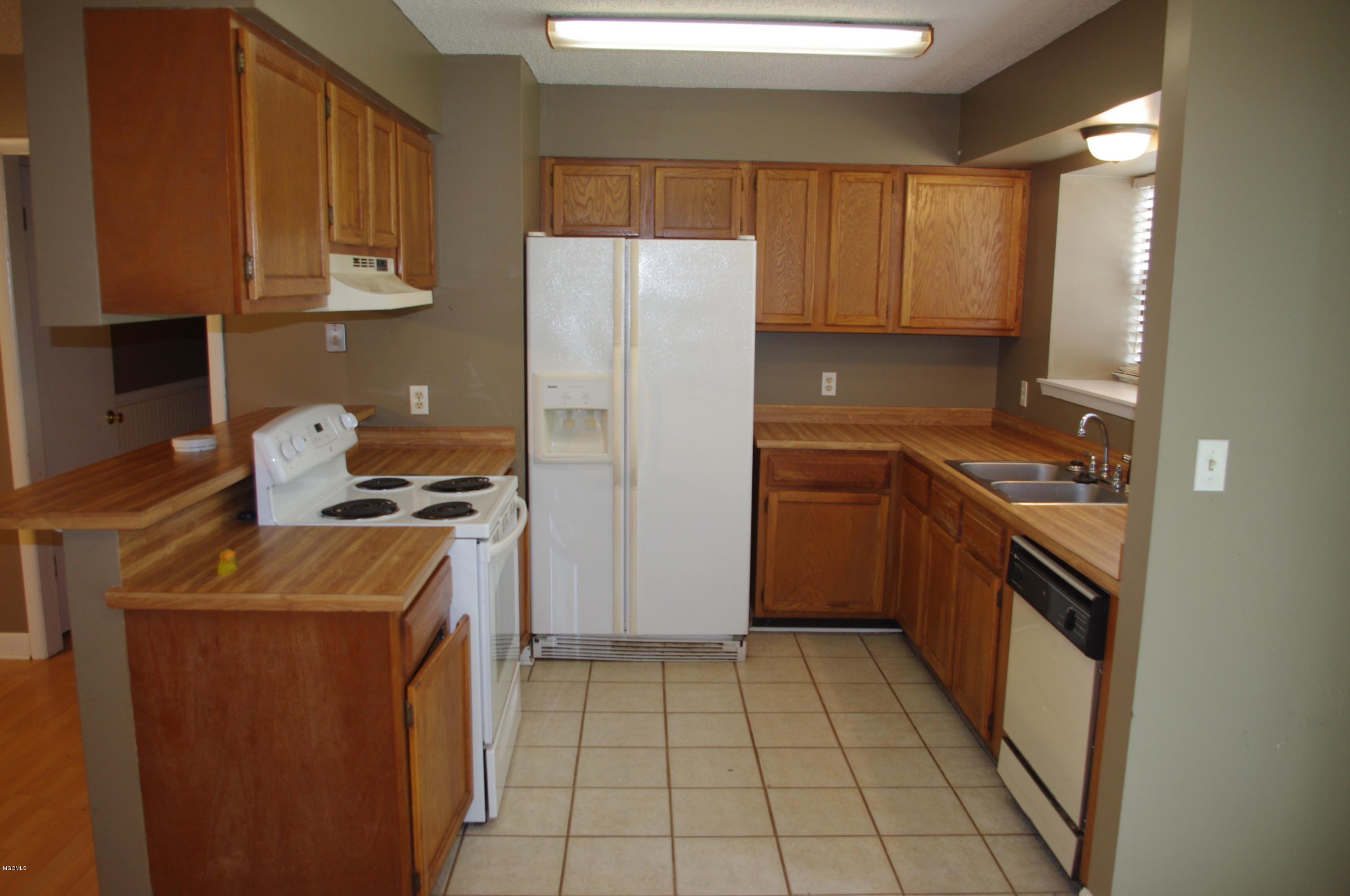 9505 Pointe Aux Chenes Road Ocean Springs, MS 39564 - Photo 4 of 8 IMGP3206