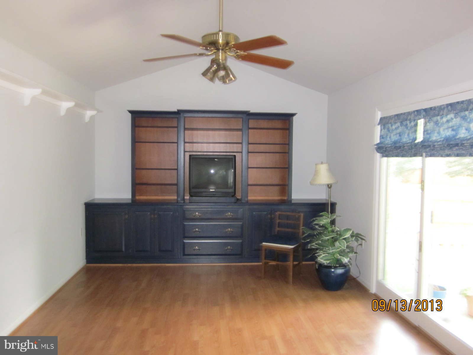 7148 Poole Jones Road Frederick, MD 21702 - Photo 4 of 16 Family Room