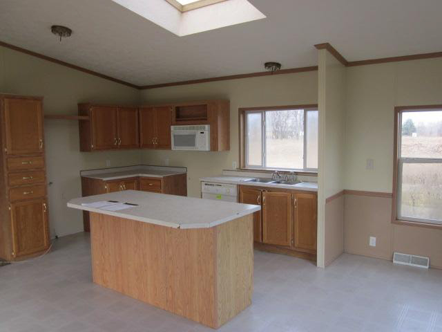 12020 Wanty Road Milan, MI 48160 - Photo 8 of 14 20324078-7.JPG