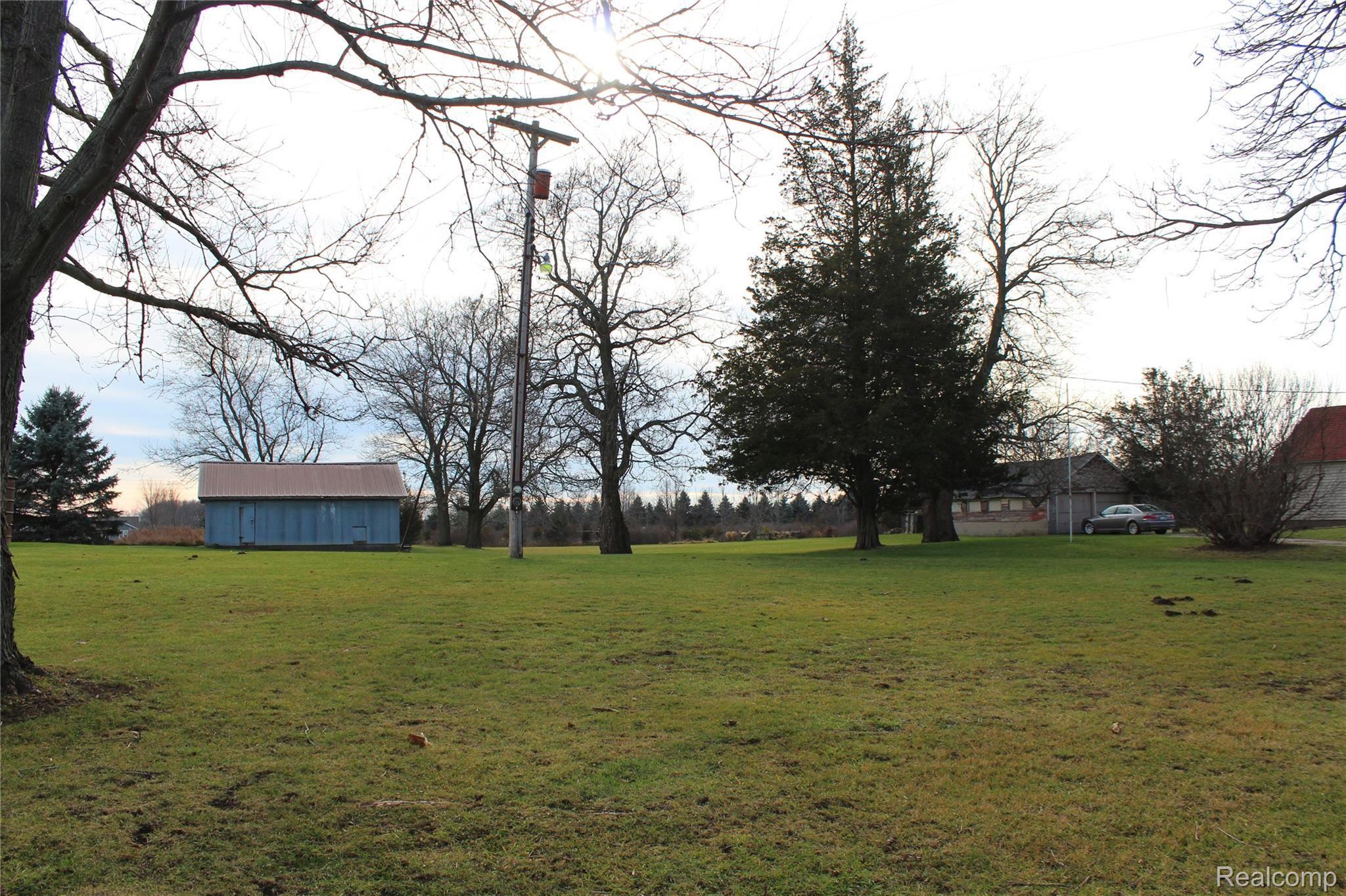 7203 Lahring Road Gaines, MI 48436 - Photo 8 of 42 IMG_5016.JPG