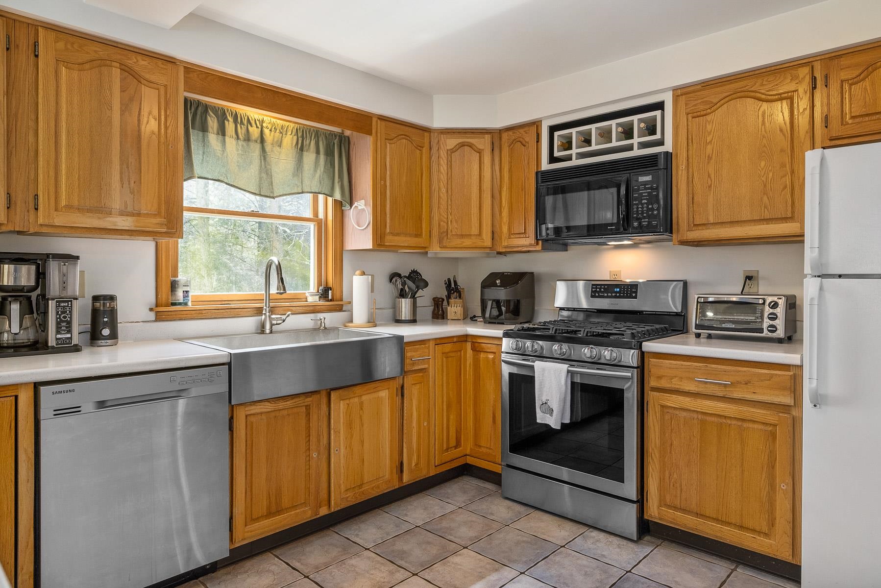 1005 Salmon Falls Road Rochester, NH 03868 - Photo 6 of 40