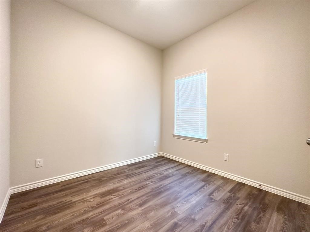 306 Helen Street Cleveland, TX 77328 - Photo 10 of 13