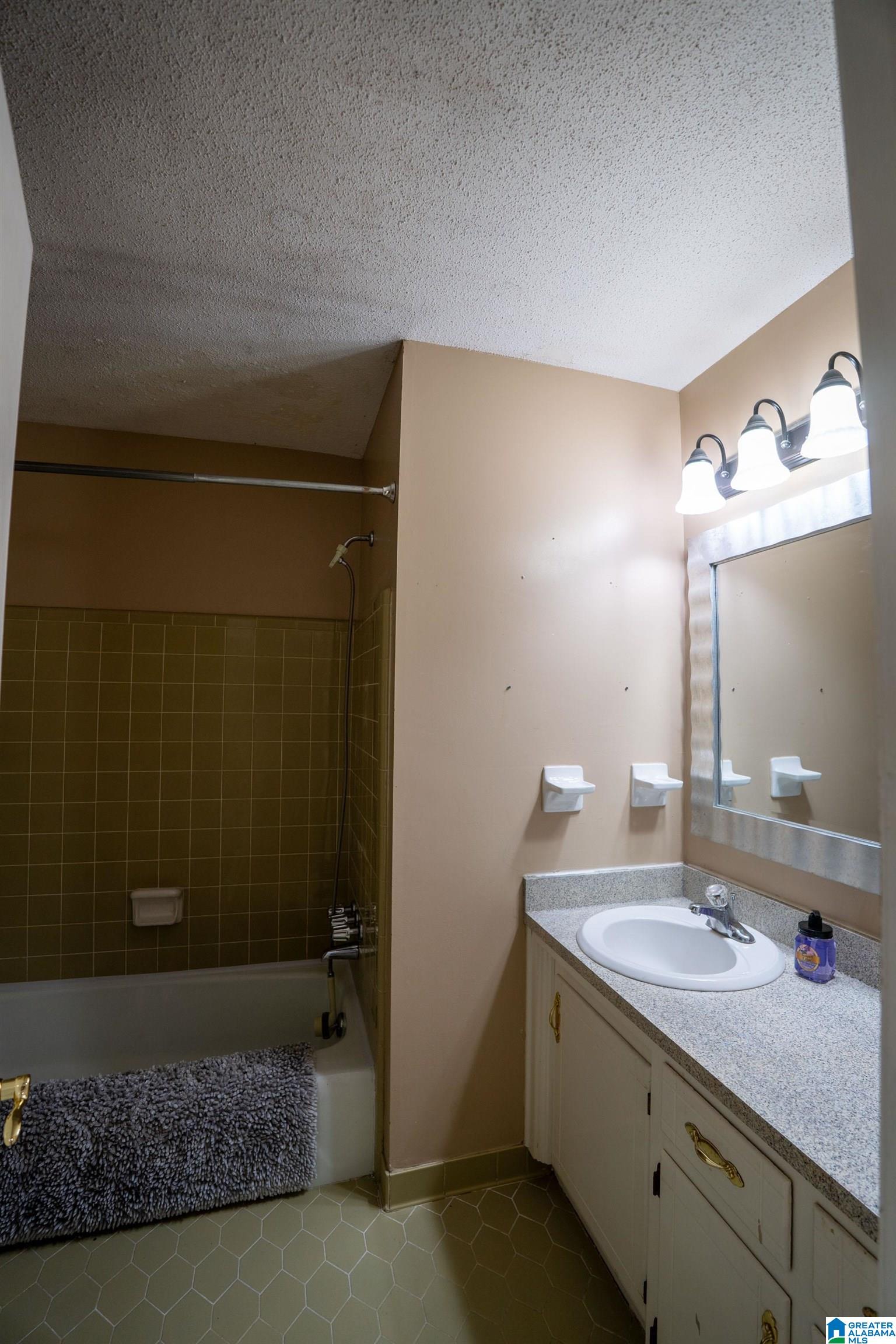 704 Hilltop Road Warrior, AL 35180 - Photo 38 of 56
