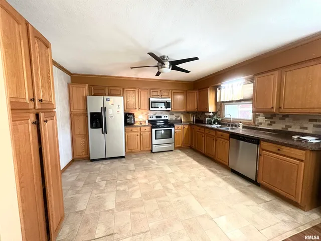 $174,900 | 634 Sara Drive, Centralia, IL 62801