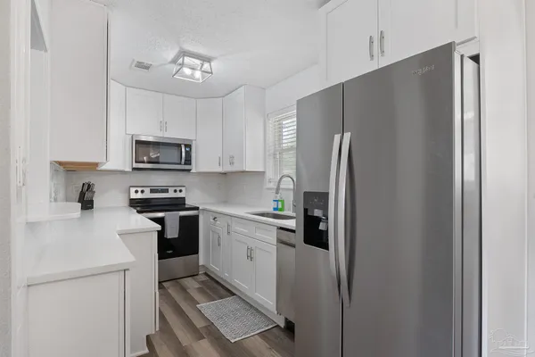 $1,600 | 8 Goodman Lane, Pensacola, FL 32506