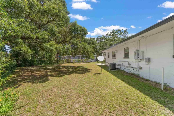 $1,600 | 8 Goodman Lane, Pensacola, FL 32506