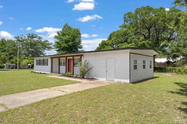 $1,600 | 8 Goodman Lane, Pensacola, FL 32506