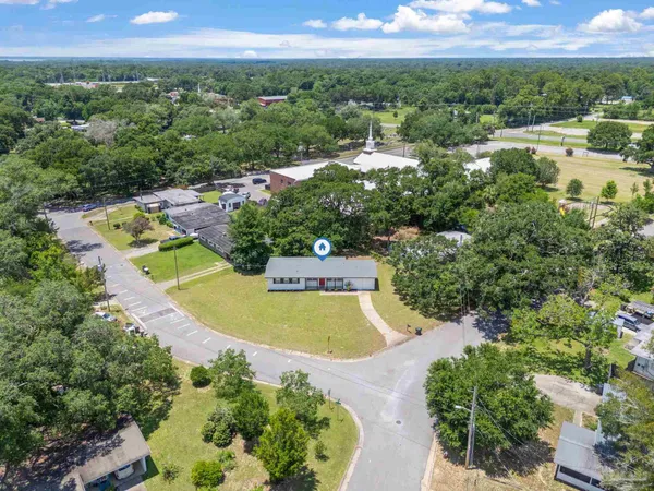 $1,600 | 8 Goodman Lane, Pensacola, FL 32506