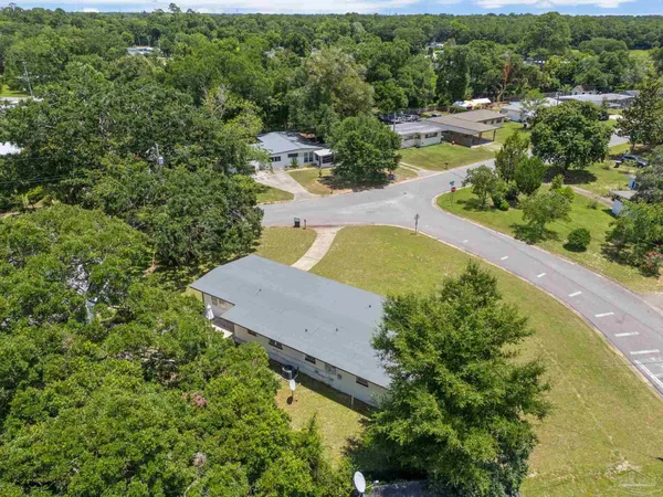 $1,600 | 8 Goodman Lane, Pensacola, FL 32506