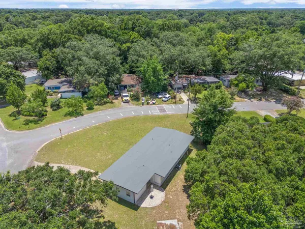 $1,600 | 8 Goodman Lane, Pensacola, FL 32506