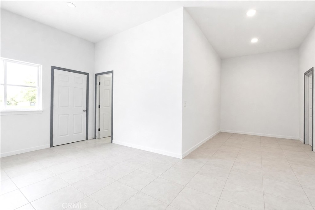 7008 Summit Valley Road Hesperia, CA 92345 - Photo 40 of 48