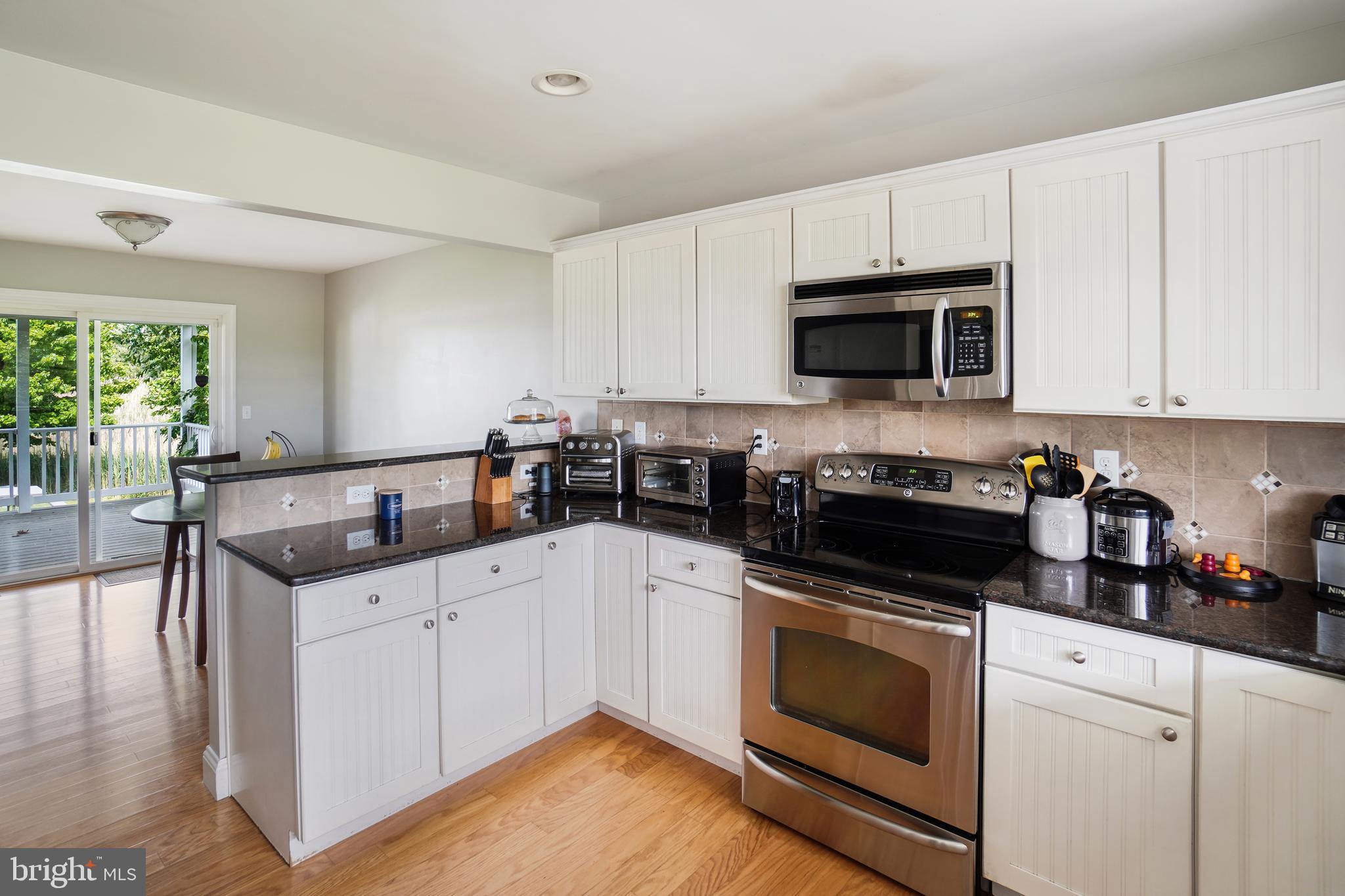 1023 Dominion Road Chester, MD 21619 - Photo 4 of 34 Kitchen with Stainless Appliances
