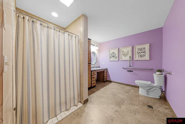 $569,900 | 2203 Rolling Green Lane, North Mankato, MN 56003