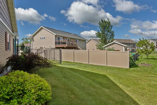 $569,900 | 2203 Rolling Green Lane, North Mankato, MN 56003