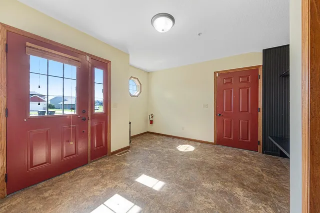 $569,900 | 2203 Rolling Green Lane, North Mankato, MN 56003