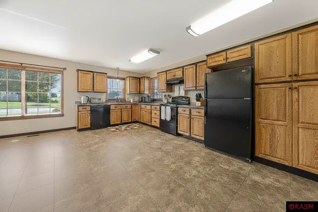 $569,900 | 2203 Rolling Green Lane, North Mankato, MN 56003