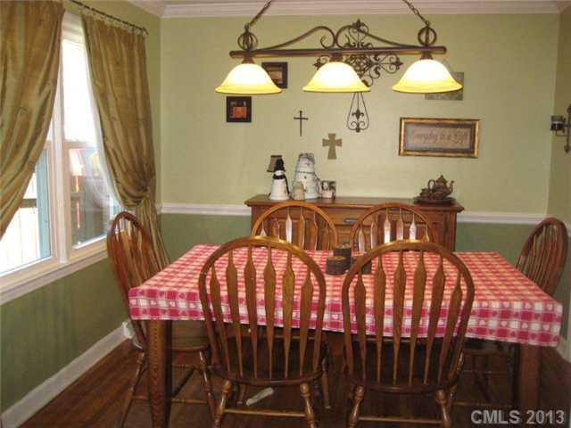 1333 Braeburn Road Charlotte, NC 28211 - Photo 5 of 15 Gallery Image 5