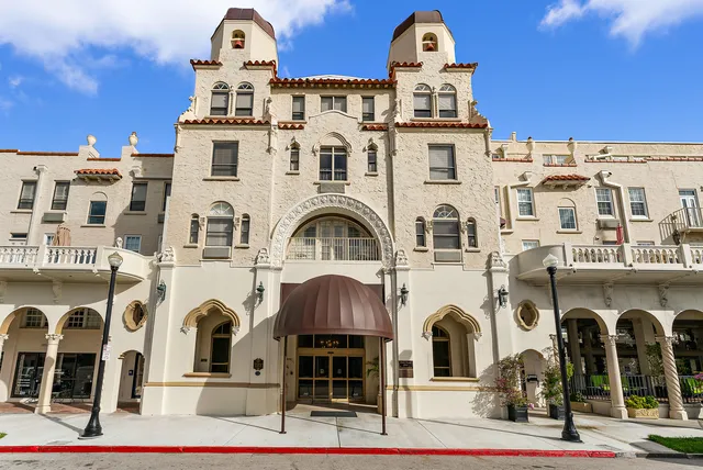 $5,200 | 235 Sunrise Avenue, Unit 1109, Palm Beach, FL 33480