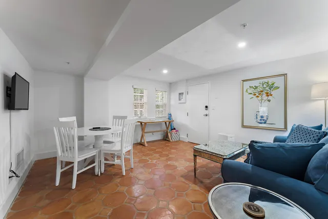 $5,200 | 235 Sunrise Avenue, Unit 1109, Palm Beach, FL 33480