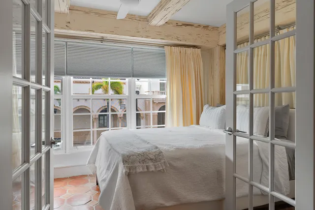 $5,200 | 235 Sunrise Avenue, Unit 1109, Palm Beach, FL 33480