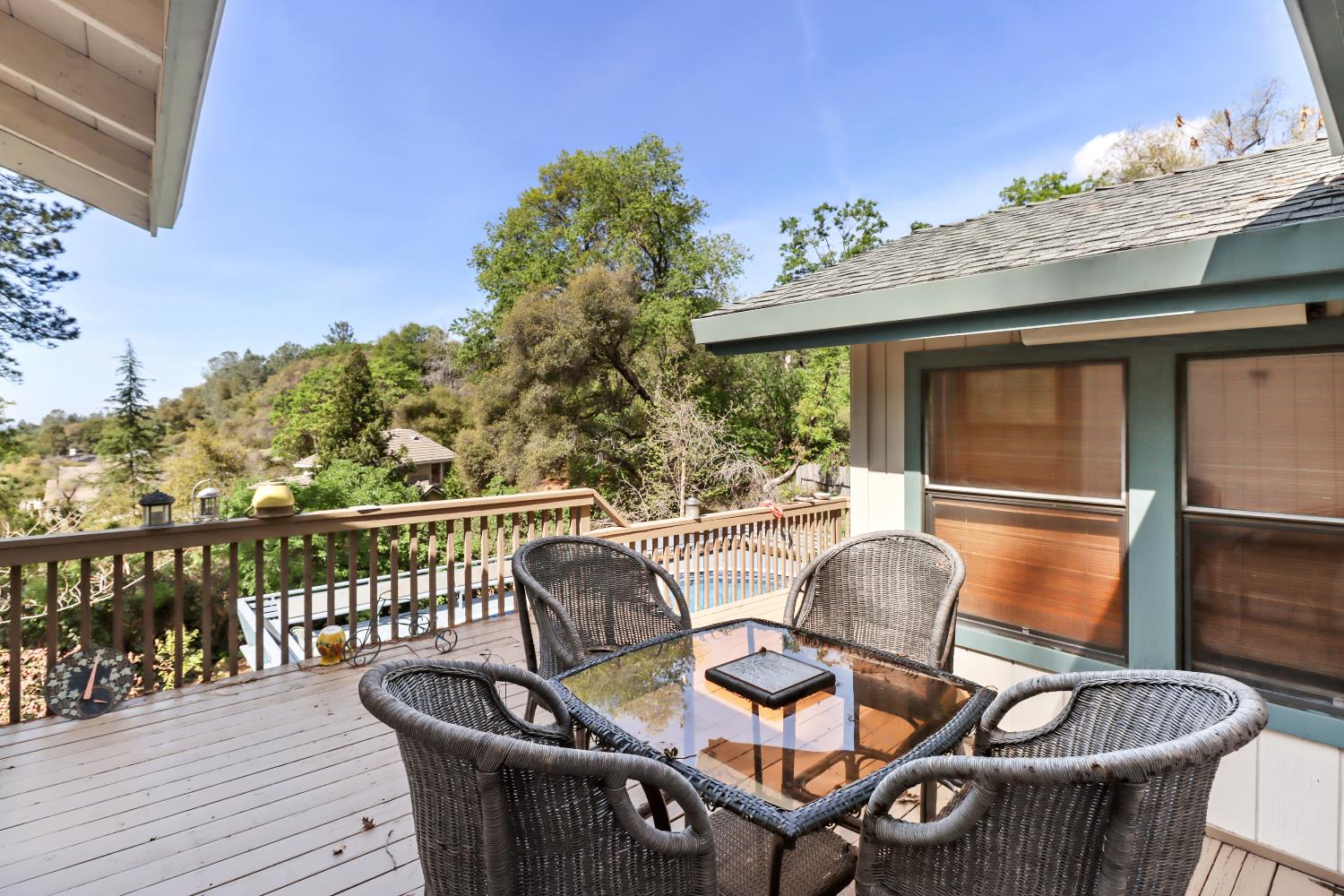 1635 Country Club Drive Placerville, CA 95667 - Photo 34 of 58 a view of balcony with wooden floor and outdoor seating