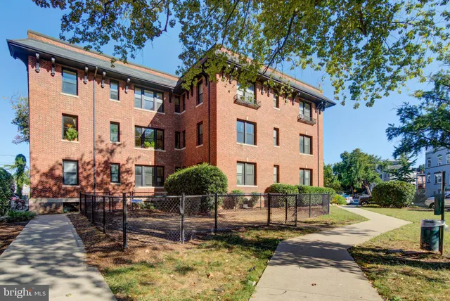 $1,600 | 3625 16th Street Northwest, Unit B1, Washington, DC 20010