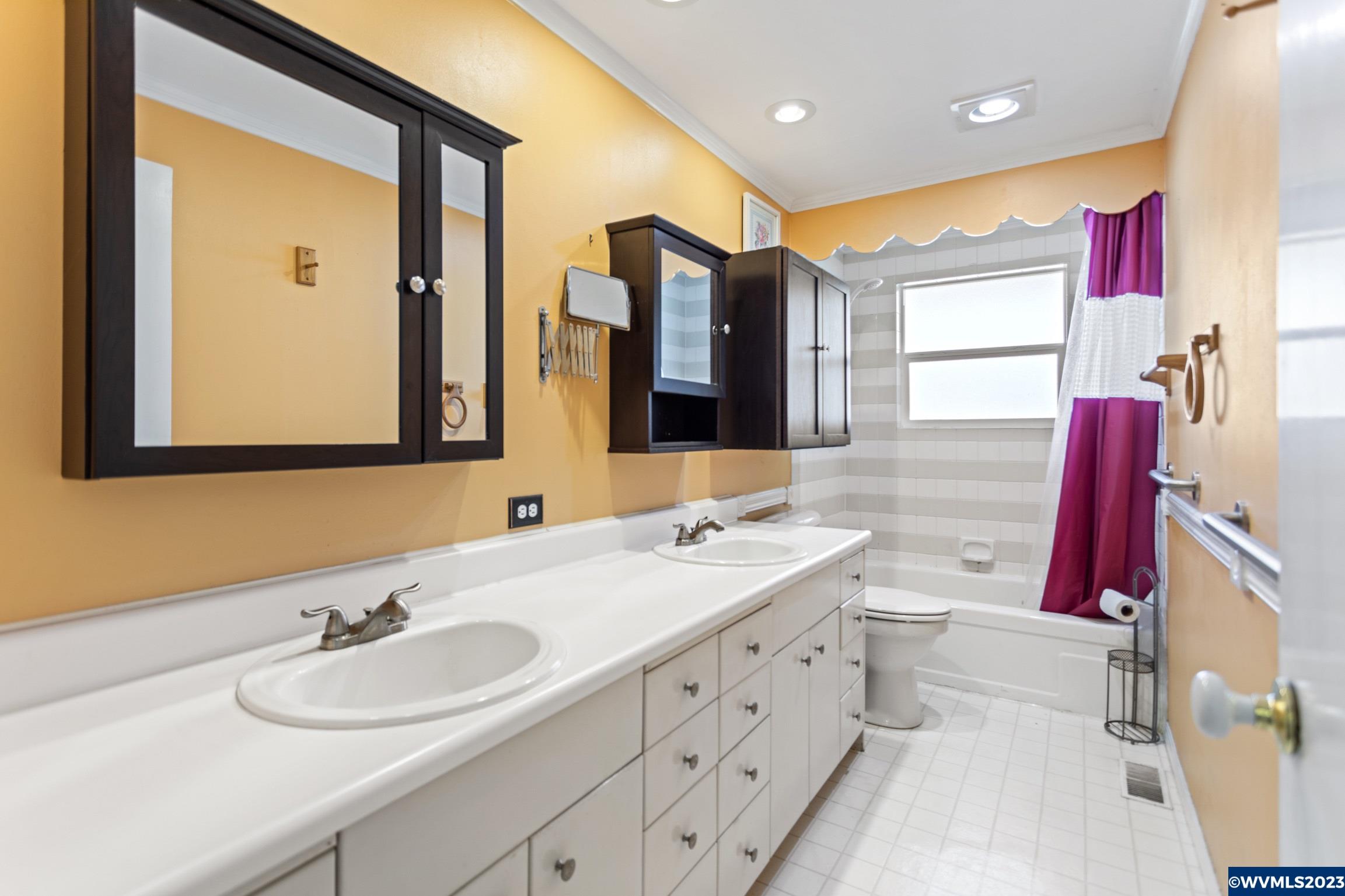 1324 Thompson Road Woodburn, OR 97071 - Photo 11 of 24 Gallery Image 11