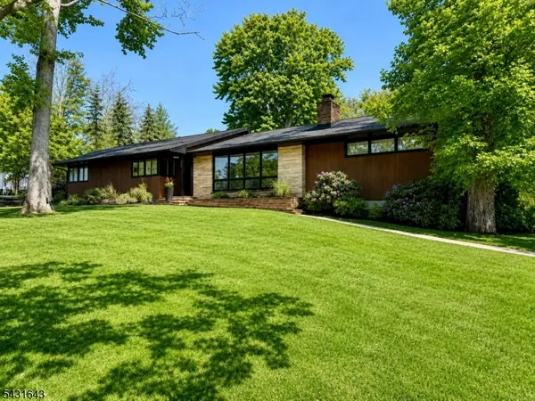 $849,900 | 5 Oak Lane, Montville, NJ 07058