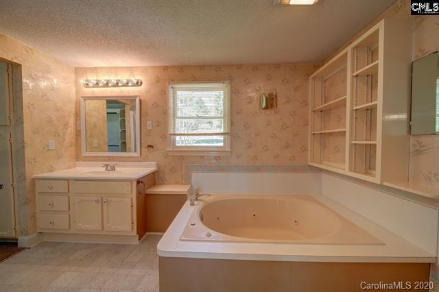 2525 Harbor View Road Camden, SC 29020 - Photo 14 of 29