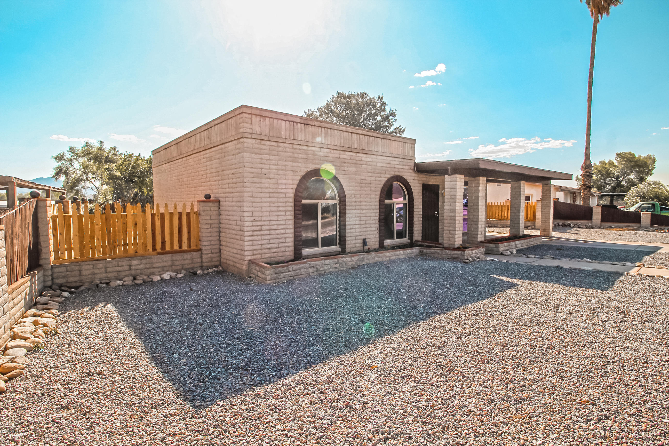 6051 North Oracle Jaynes Station Road Tucson, AZ 85741 - Photo 2 of 50 Gallery Image 2