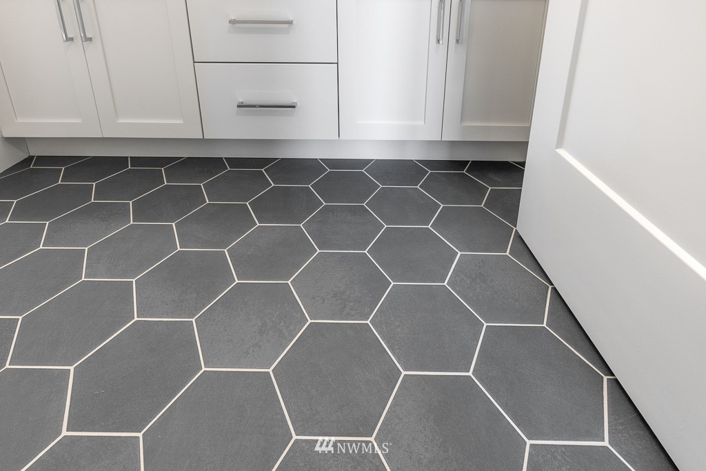 19037 85th ( 4) Avenue Bothell, WA 98011 - Photo 24 of 30 a view of an empty room