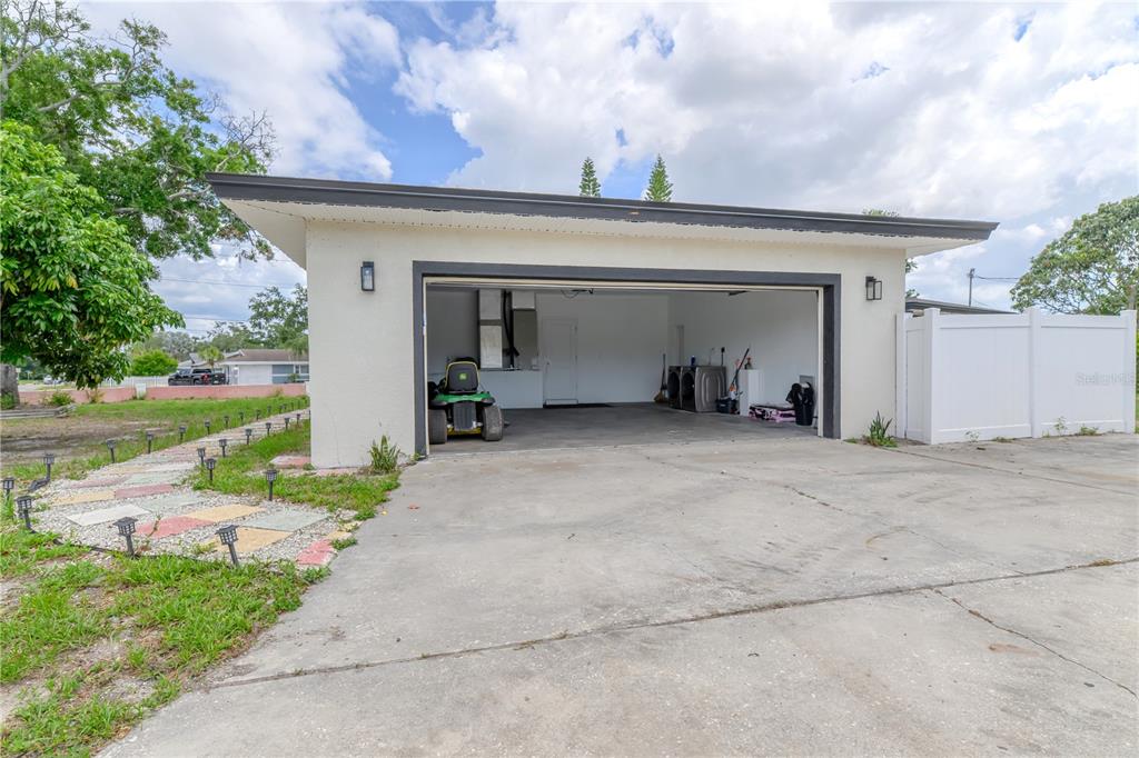 800 South Keene Road Clearwater, FL 33756 - Photo 5 of 42