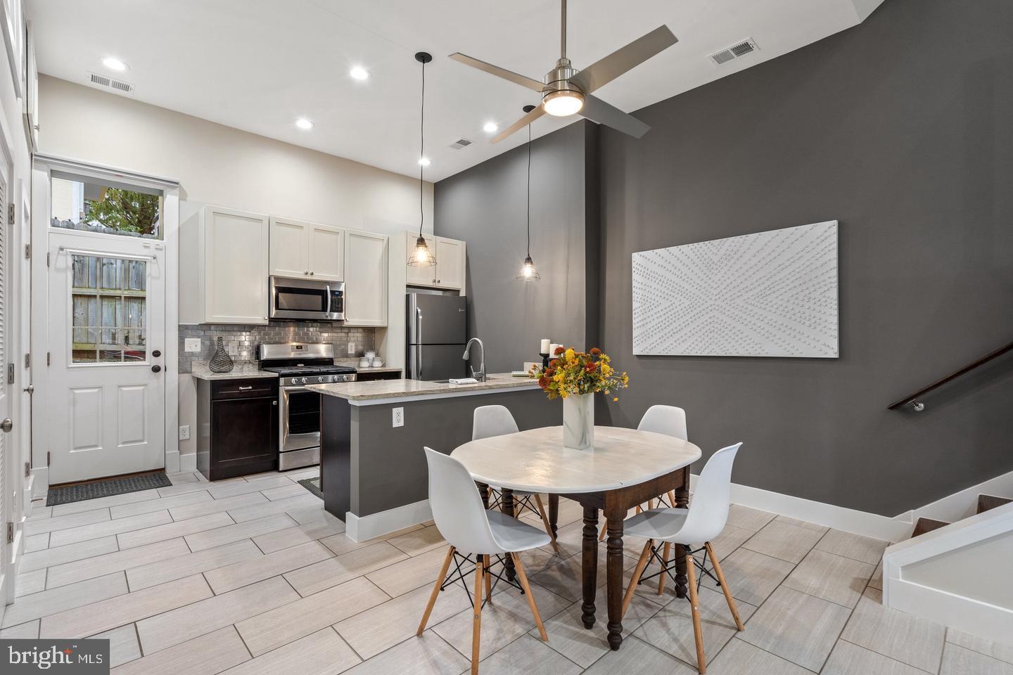 715 F Street Northeast Washington, DC 20002 - Photo 6 of 16 Gallery Image 6