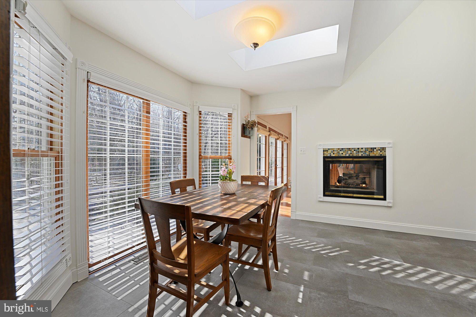 1631 Concordia Drive Pasadena, MD 21122 - Photo 17 of 53 Breakfast room