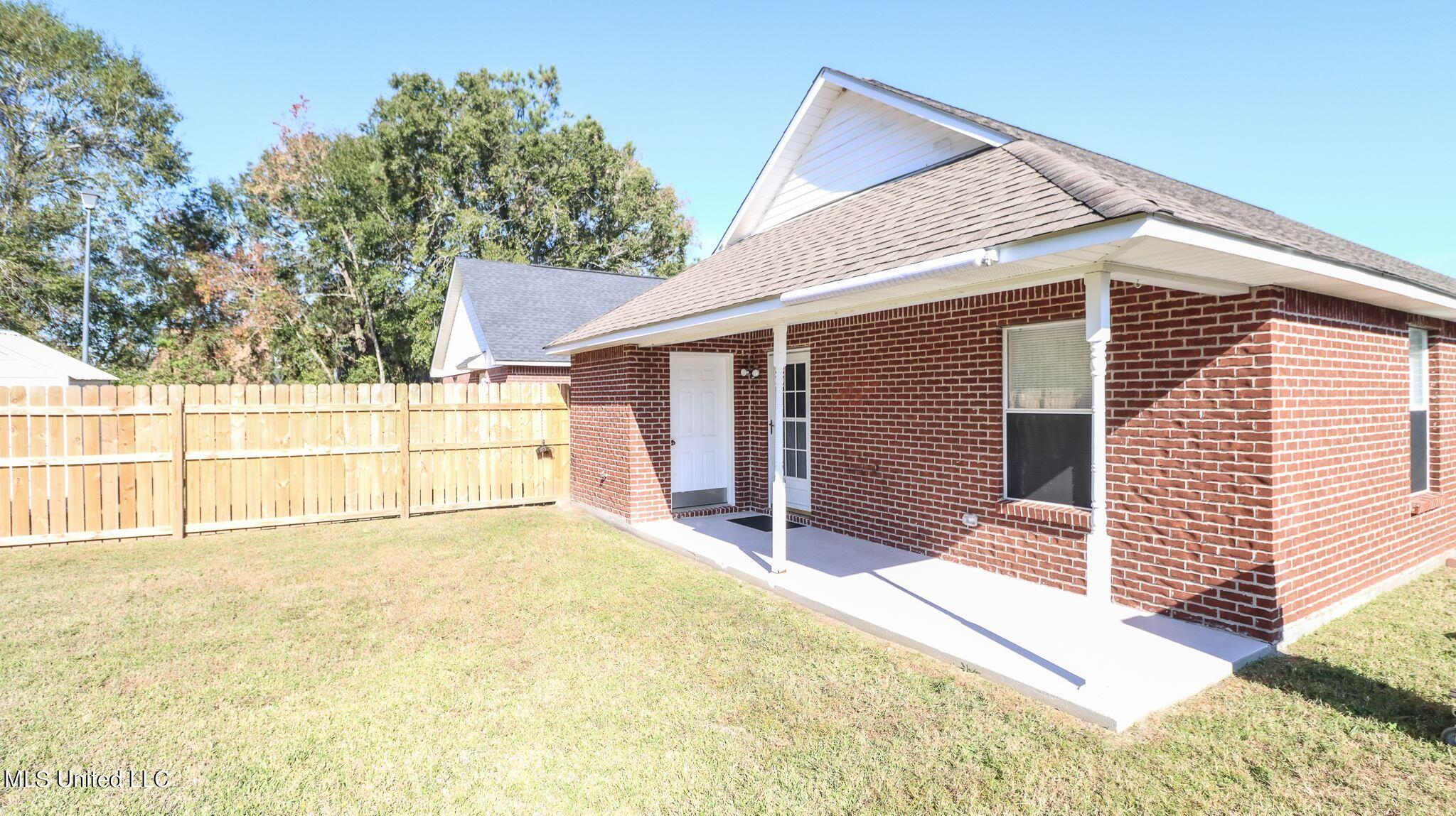 385 Nelson Road Biloxi, MS 39531 - Photo 15 of 17 nelson patio