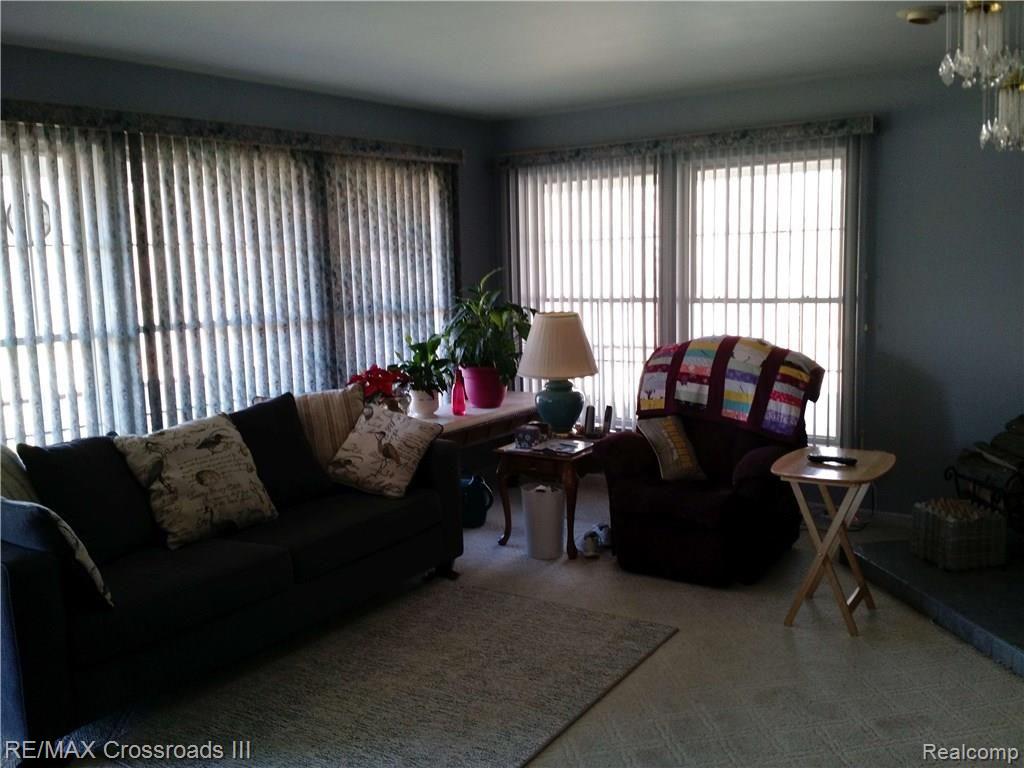 22911 Carleton West Road Belleville, MI 48111 - Photo 5 of 5 carletonwestliving.jpg