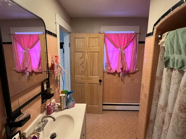 $245,000 | 302 West Lincoln Avenue, Ionia, MI 48846