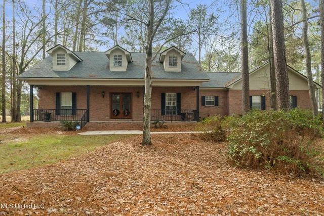 $725,000 | 87 Fair Lake Drive, Hattiesburg, MS 39402