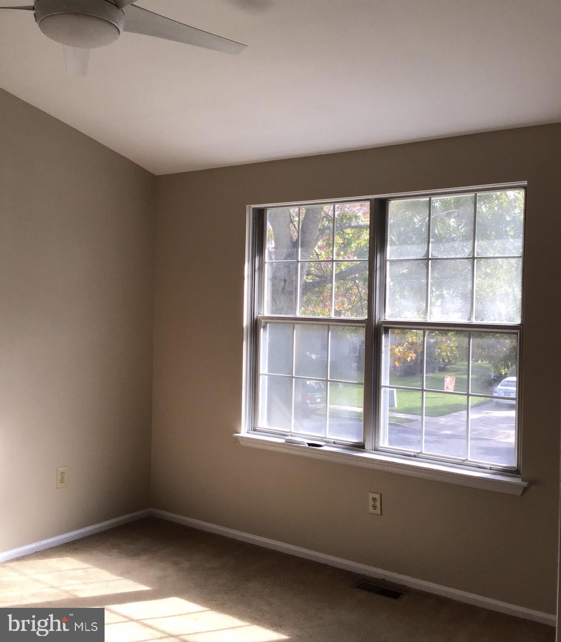 5 Vail Road Sicklerville, NJ 08081 - Photo 18 of 33 Master bedroom is bright and Cheery