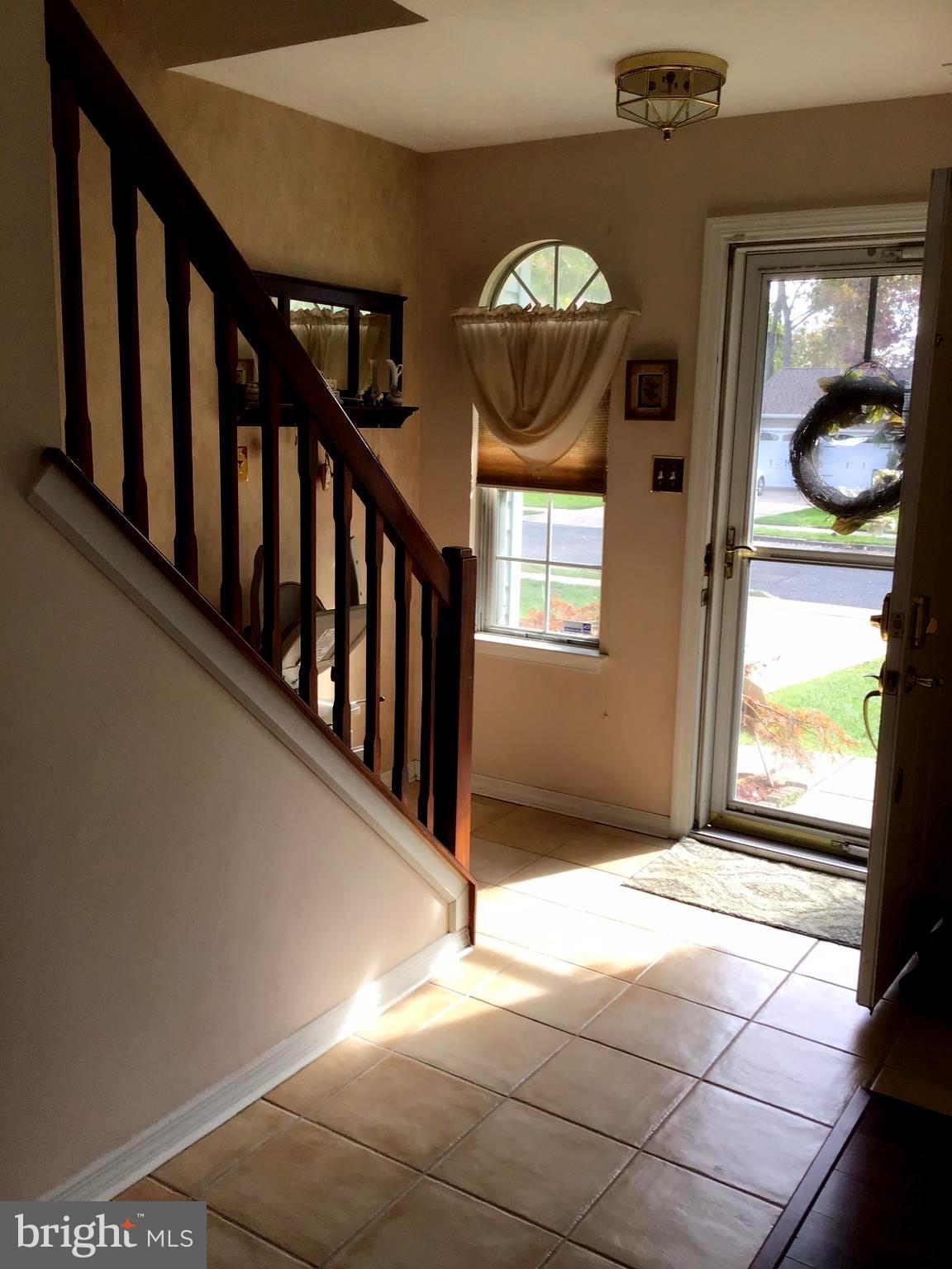 5 Vail Road Sicklerville, NJ 08081 - Photo 4 of 33 Foyer w/ ceramic tile