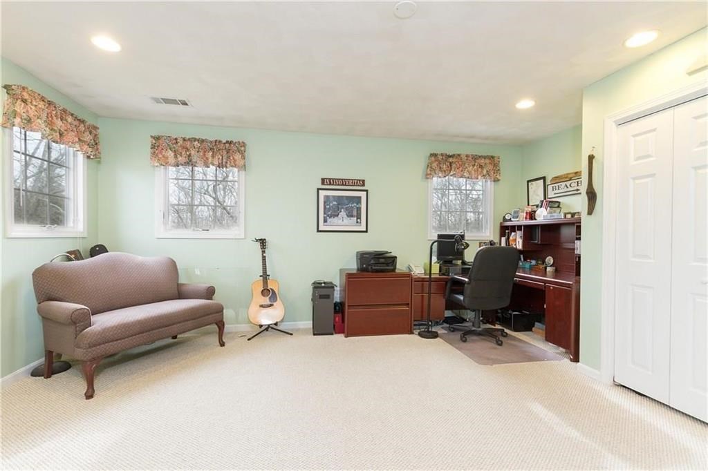 17 Wicklow Road Westerly, RI 02891 - Photo 20 of 28