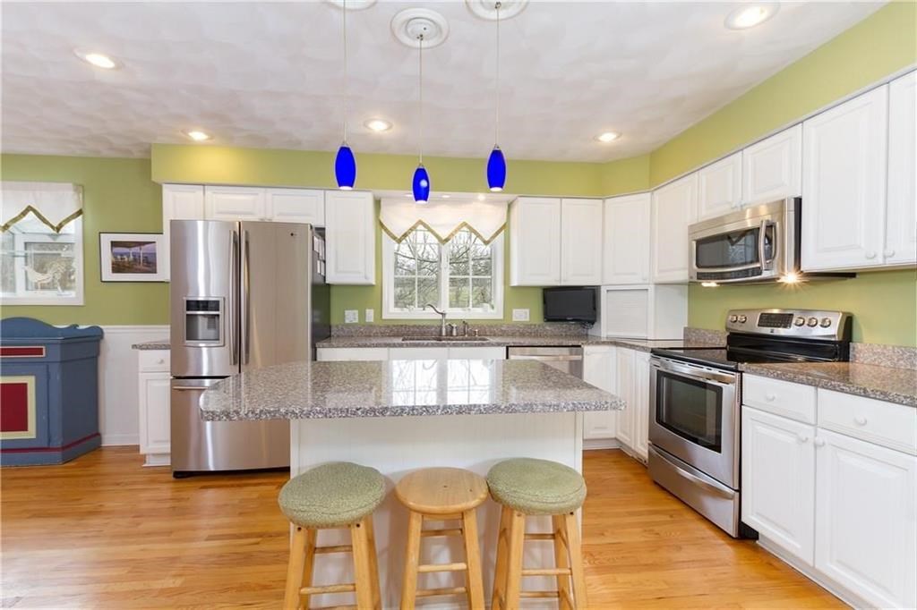 17 Wicklow Road Westerly, RI 02891 - Photo 2 of 28