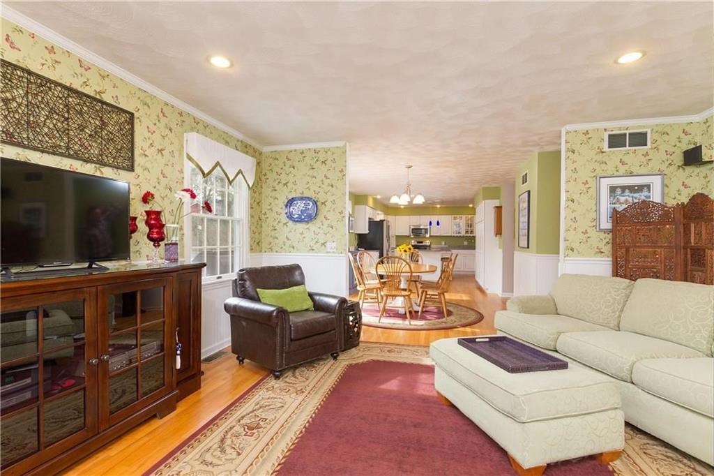 17 Wicklow Road Westerly, RI 02891 - Photo 9 of 28