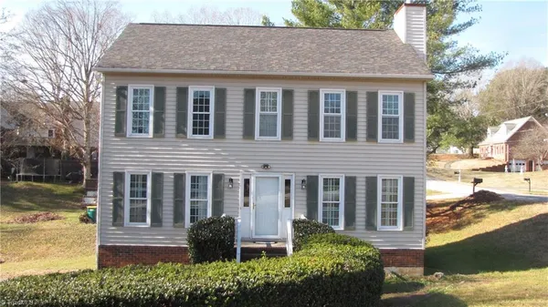 $1,990 | 2500 Newington Court, Clemmons, NC 27012