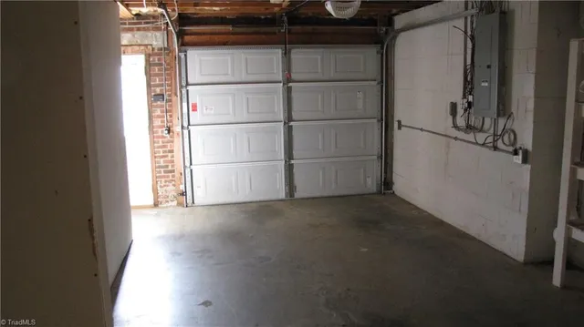 $2,195 | 2500 Newington Court, Clemmons, NC 27012