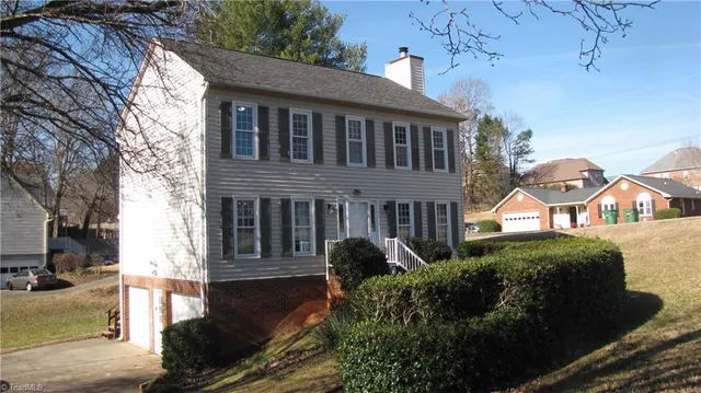 $2,195 | 2500 Newington Court, Clemmons, NC 27012