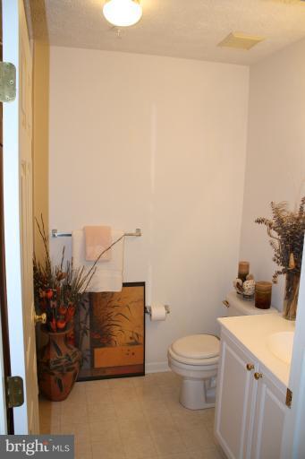 4882 Shellbark Road, Unit 4882 Owings Mills, MD 21117 - Photo 17 of 26 Bath (Master)