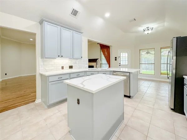 $2,500 | 11922 Hueco Tanks Drive, Sugar Land, TX 77498